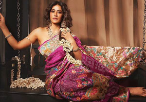 Enticing Looks Of Chitrangda Singh In Traditional Saree